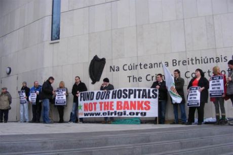 Click on image to see full-sized version Outside the Courts