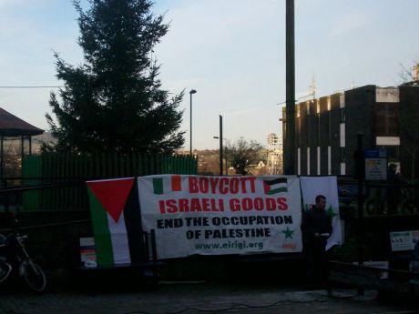 Leafletting in Arklow (photo courtesy of irg)