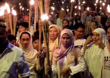 Click on image to see full-sized version 2013torchparadeforpeaceanakmindanaoaminmarch8.jpg