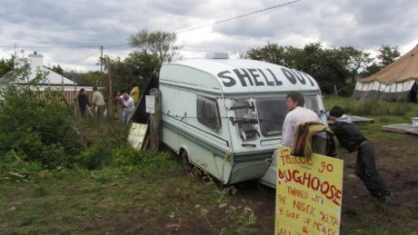Click on image to see full-sized version Moving in a caravan