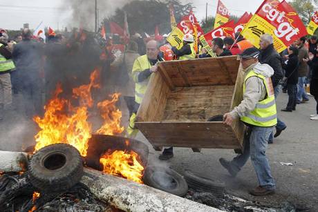 Baricades set up around country